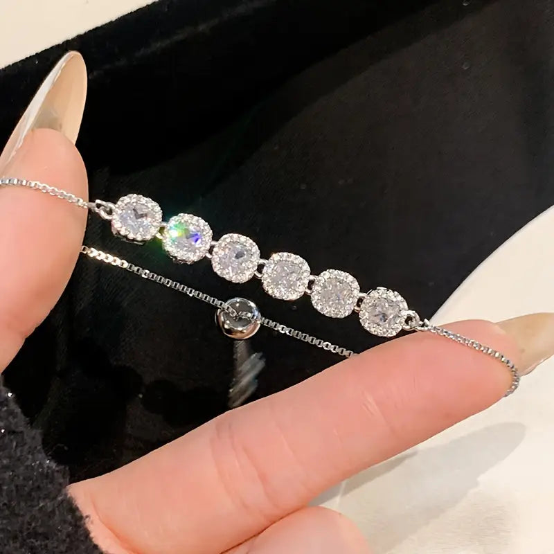 925 hopeoitu rannekoru kimaltelevilla 5A zirkoniumhelmillä