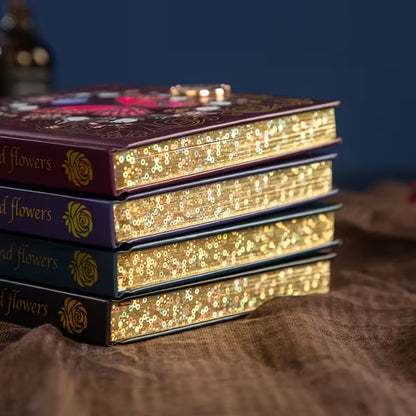 Kuninkaallinen kukkakuvioinen perhosmuistikirja - Vintage-kovakantinen muistikirja kultaisilla yksityiskohdilla, eloisa perhoskuvio