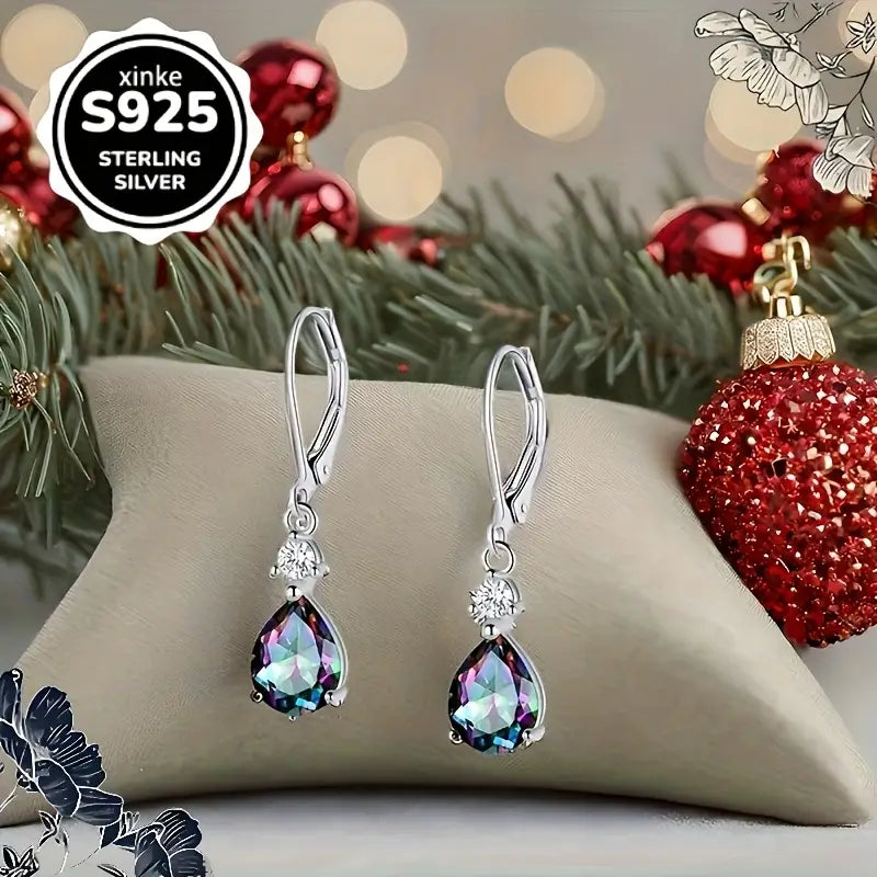925 sterlinghopeasta tehdyt pisaranmuotoiset korvakorut kimaltelevalla keinokristallilla