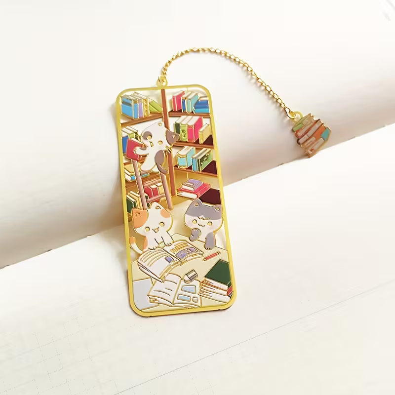 Söpöt metalliset kirjastokirjanmerkit - kestävää rautaa, eloisa kirja-aiheinen muotoilu kirjahyllyillä ja kirjoilla