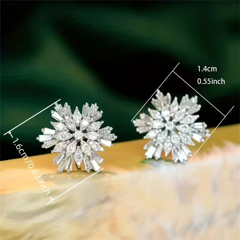 Exquisite Sparkling Synthetic Zirconia Snowflake Stud Earrings