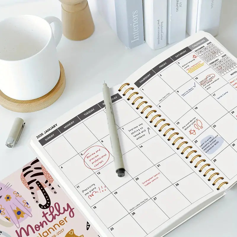 1 kpl söpö käsin piirretty kissa -kuukausikalenteri 2026-2027