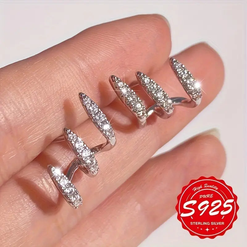 2kpl 925 sterlinghopeasta valmistetut korvakorut kimaltelevalla kuutiomaisella synteettisellä zirkonialla