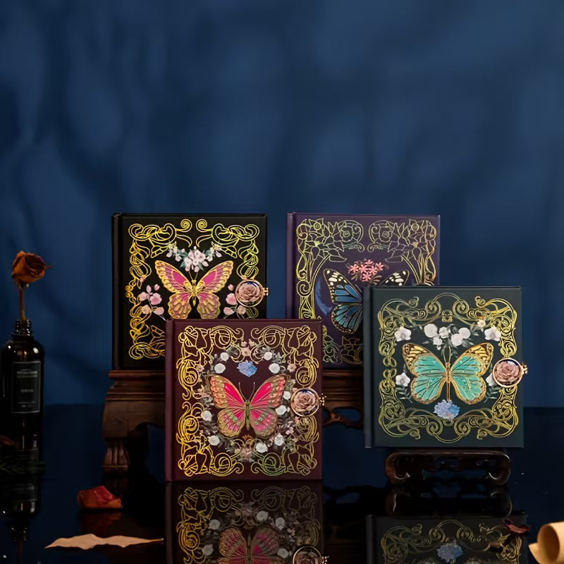 Kuninkaallinen kukkakuvioinen perhosmuistikirja - Vintage-kovakantinen muistikirja kultaisilla yksityiskohdilla, eloisa perhoskuvio