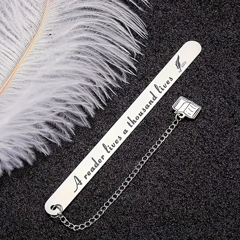 "A Reader Lives Thousand Lives" kirjanmerkki