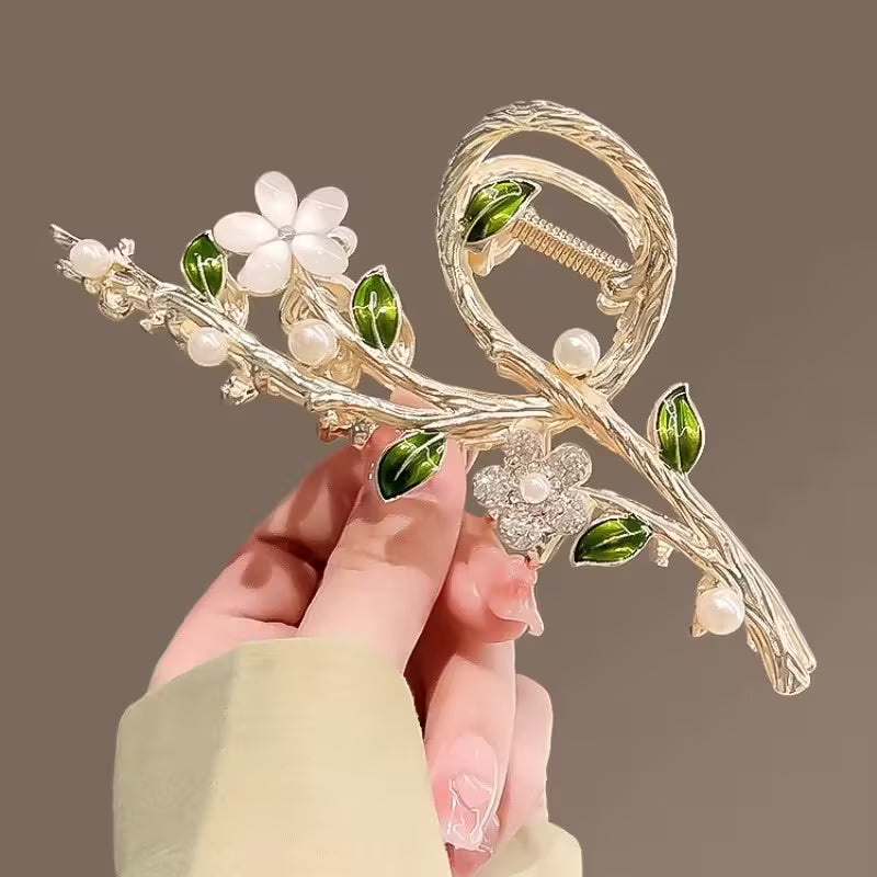 Kukkakuvioinen puunoksahiuspinni