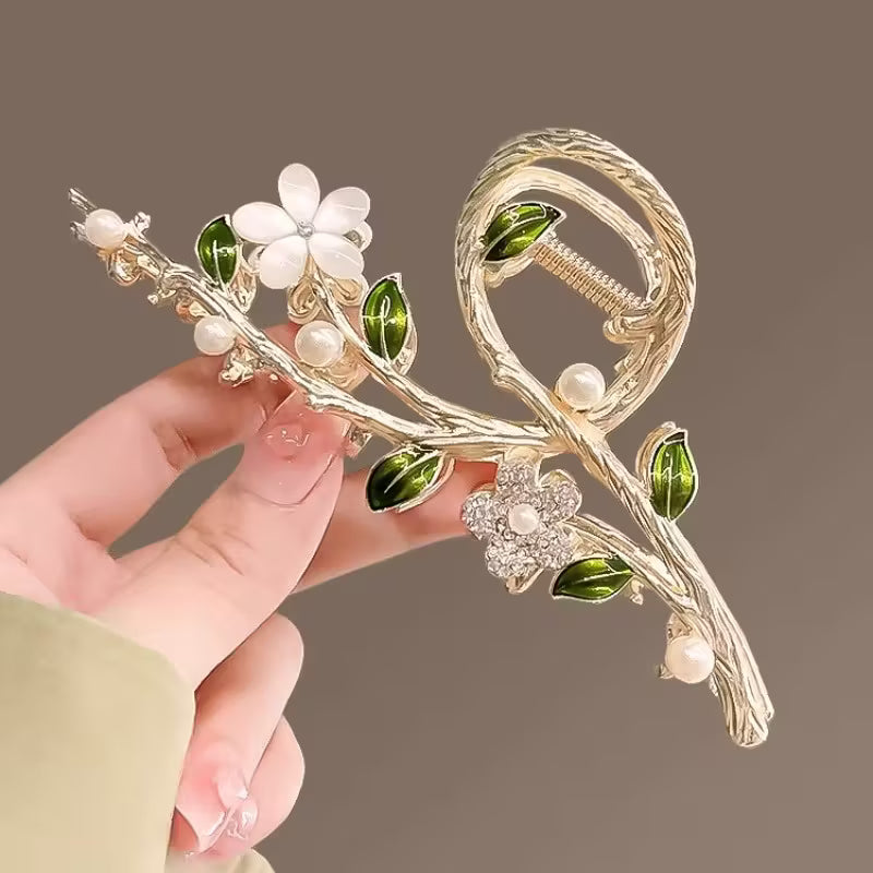 Kukkakuvioinen puunoksahiuspinni