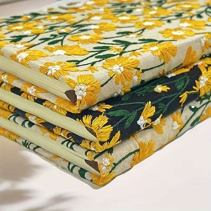 A5-kirjontamuistikirja, paksuuntunut paperi, kolmiulotteinen kirjailtu tyhjä sisäsivu kirjanmerkeillä, muistilehtiö