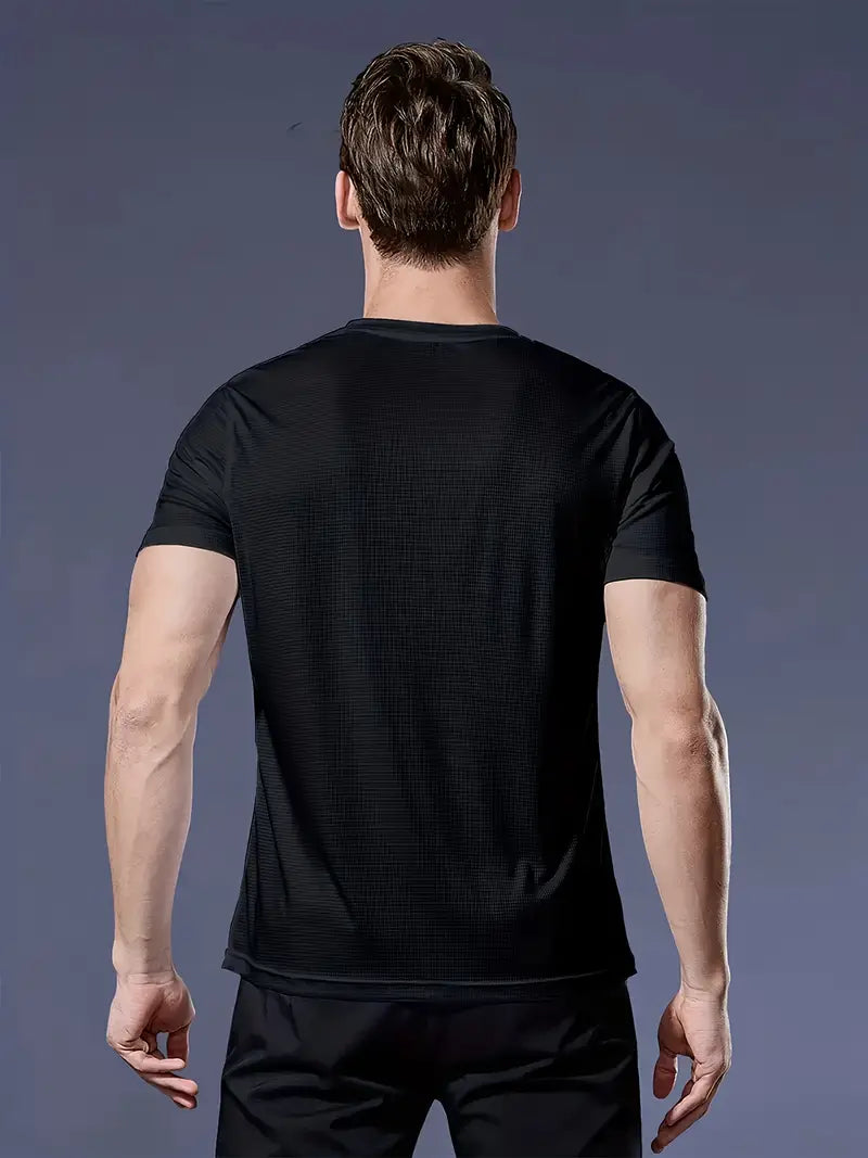 1 kpl kevyitä, nopeasti kuivuvia pyöreäkauluksisia t-paitoja