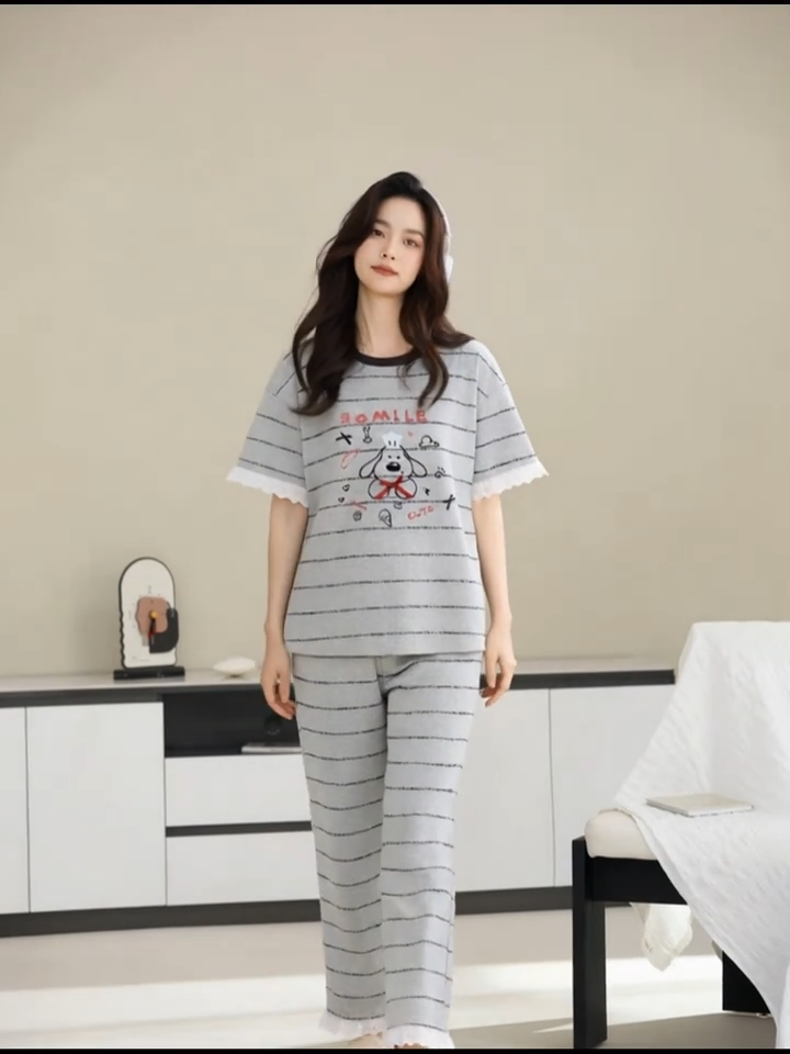 100 % puuvillaa Raidallinen täyspitkä pyjama